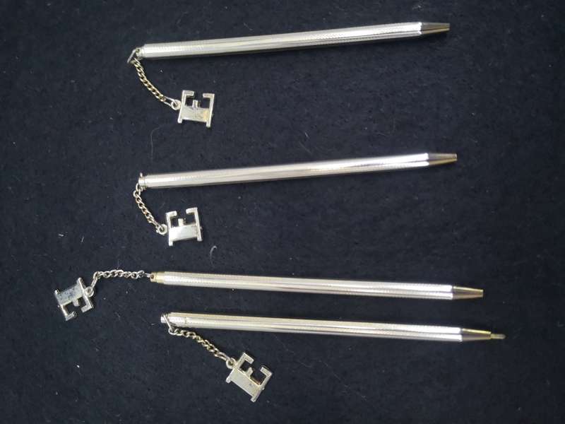 Vintage `E` score pens - needs refills