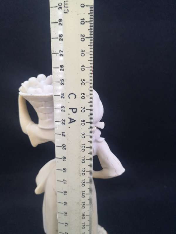 Vintage Florence sculpture D`arte by Guiseppe Armani 1982 - Girl with fruit