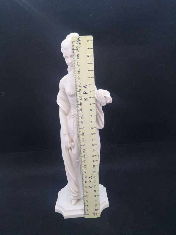 Vintage Arta Fina figurine