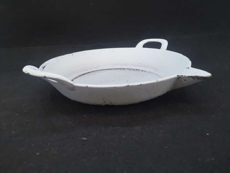 Heavy cast iron pan with spout