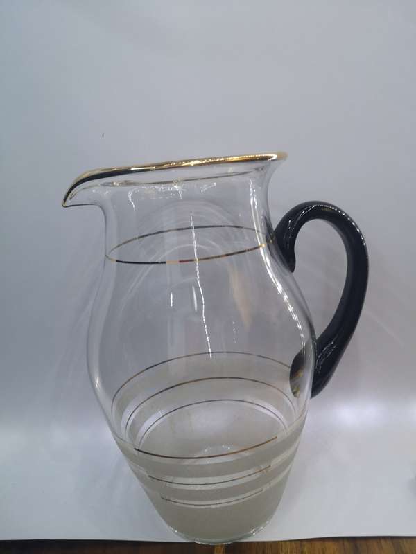 Glass water jug - Vintage