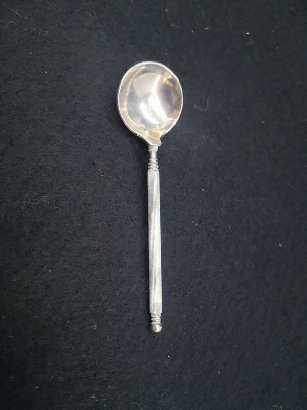 Sugar spoon