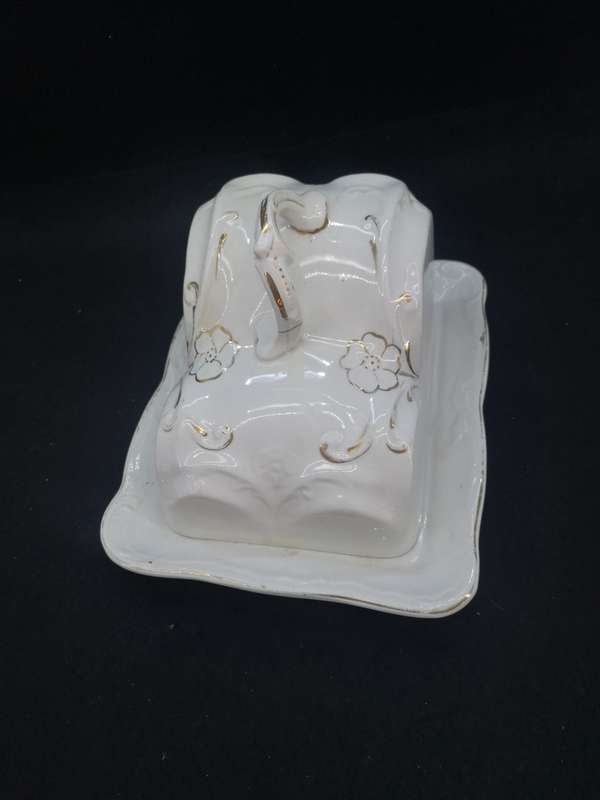 Vintage ceramic cheese/butter dish - handle repaired