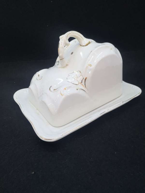 Vintage ceramic cheese/butter dish - handle repaired