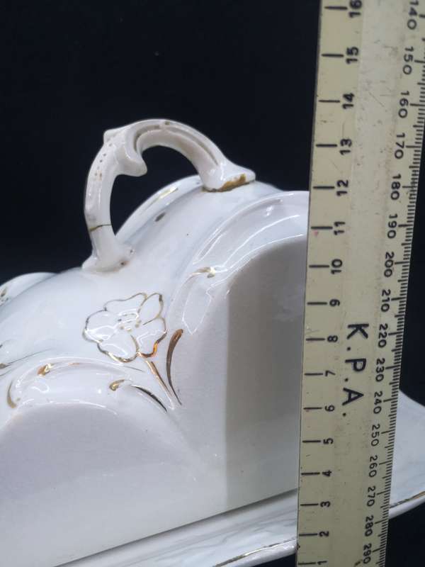 Vintage ceramic cheese/butter dish - handle repaired