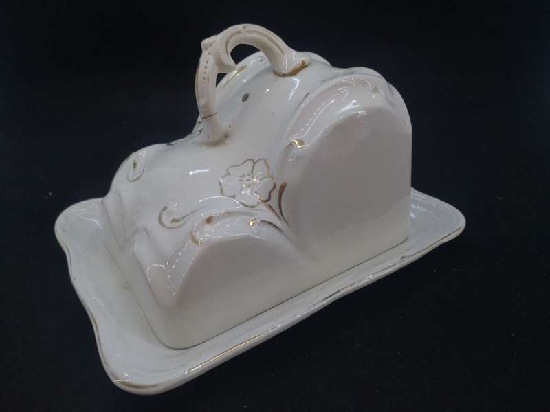 Vintage ceramic cheese/butter dish - handle repaired