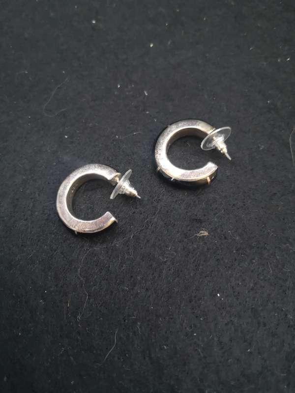 Vintage Beautiful Sterling Mexican Silver and onyx earrings