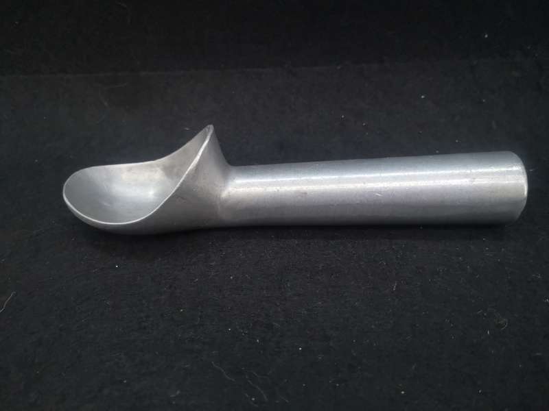 Solid ice cream scoop