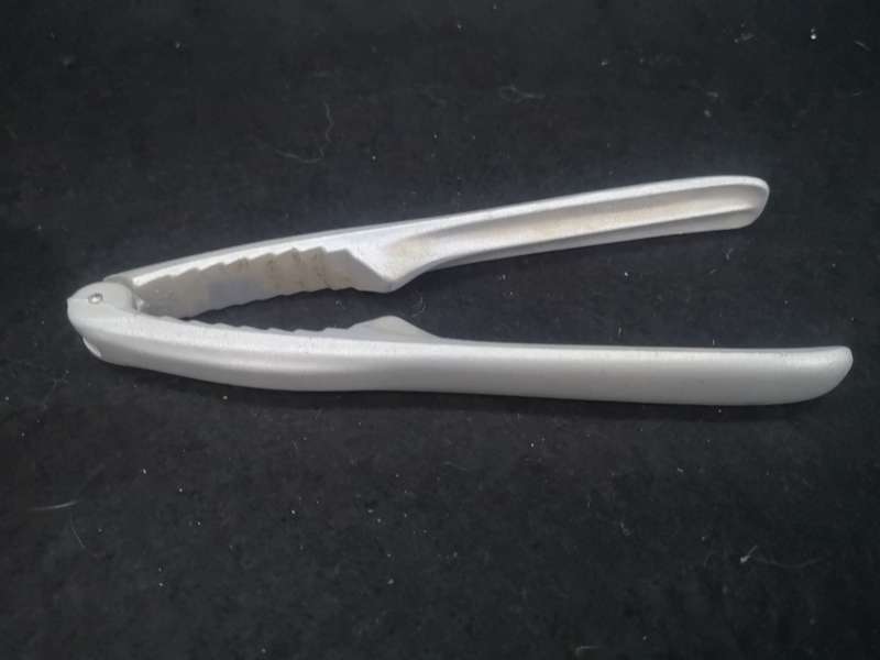 Aluminum nut cracker