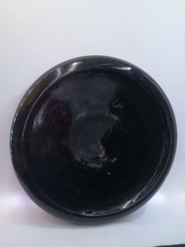 Flat pottery vase suitable for Ikebana