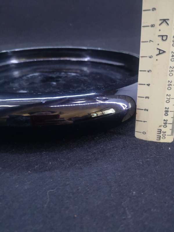 Flat pottery vase suitable for Ikebana