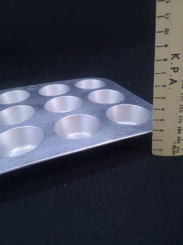 Vintage baking pan for small snacks