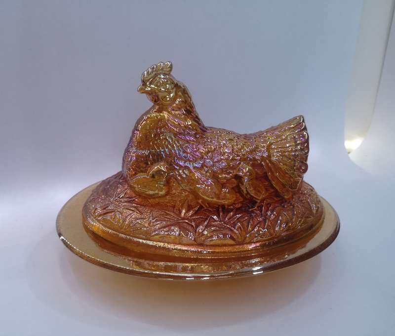 Vintage carnival glass hen on nest