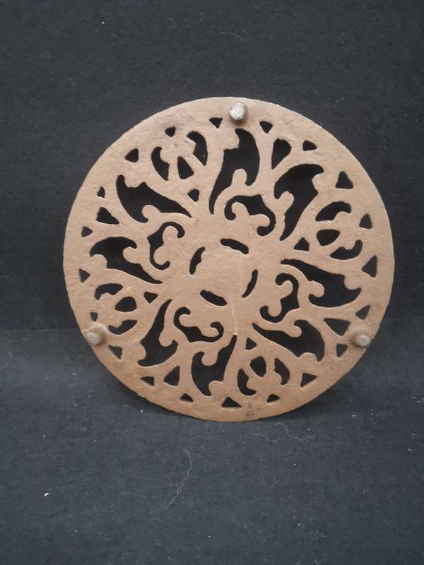 Cast iron pot stand