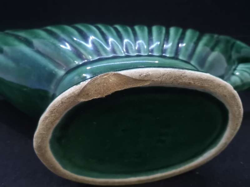 Vintage green vase - note the chip on the base - not noticeable when on display