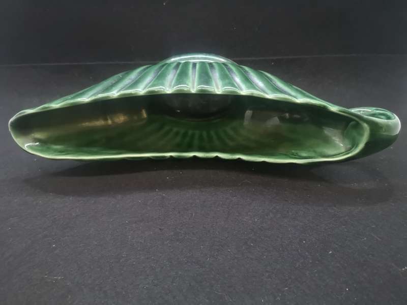 Vintage green vase - note the chip on the base - not noticeable when on display