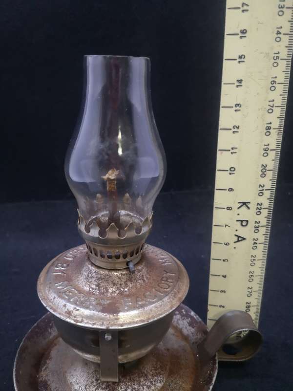 Vintage mini oil hurricane swivel walking lamp