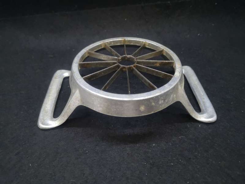 Vintage Westmark Apple slicer/corer