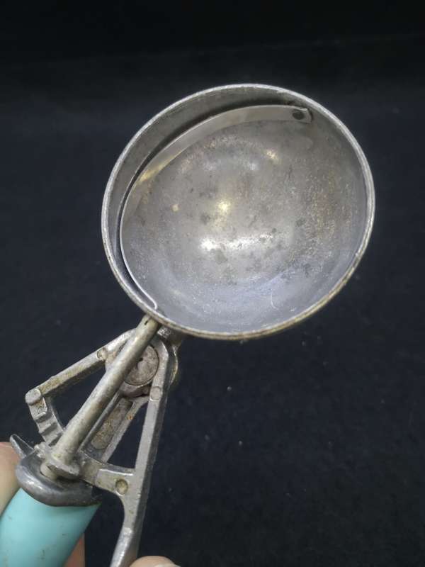 Vintage Tala ice cream scoop