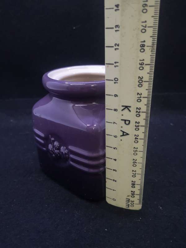 Le Crueset cannister - no lid - use for teaspoons