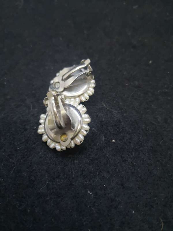 Rice pearl clip on earrings
