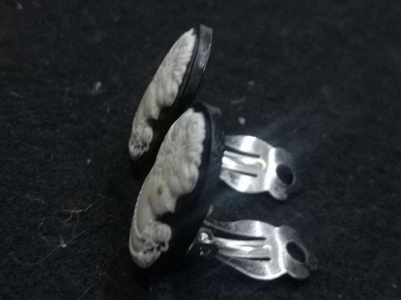 Cameo clip on earrings