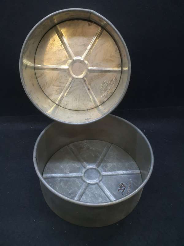 Tala loose bottom cake pan set