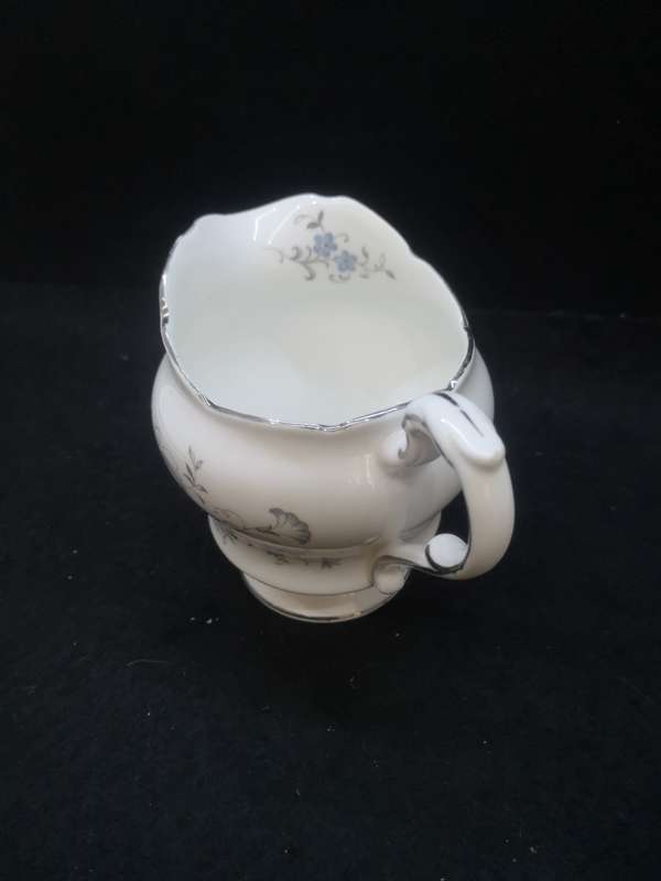Royal Standard fine bone China England - Melody