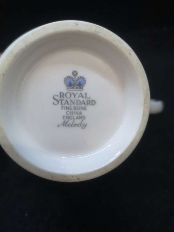 Royal Standard fine bone China England - Melody