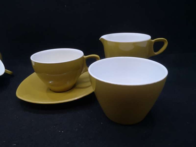 4 cups, milk and sugar Melamine set