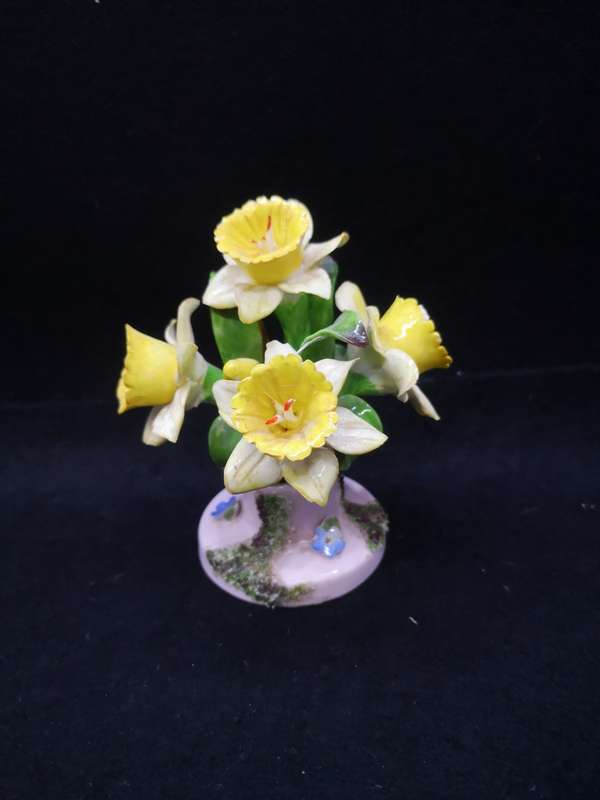 Denton China flower bouquet - one stem broken off at the back