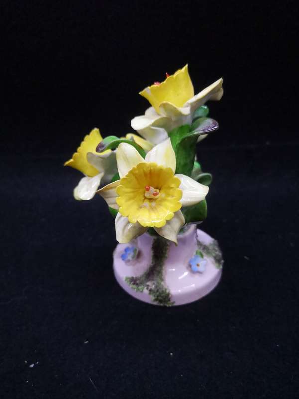 Denton China flower bouquet - one stem broken off at the back