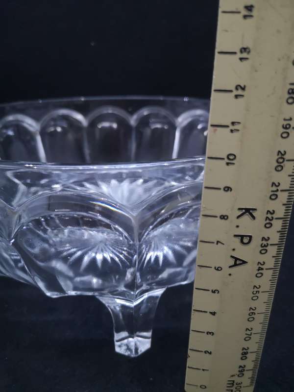 Glass serving bowl on feet