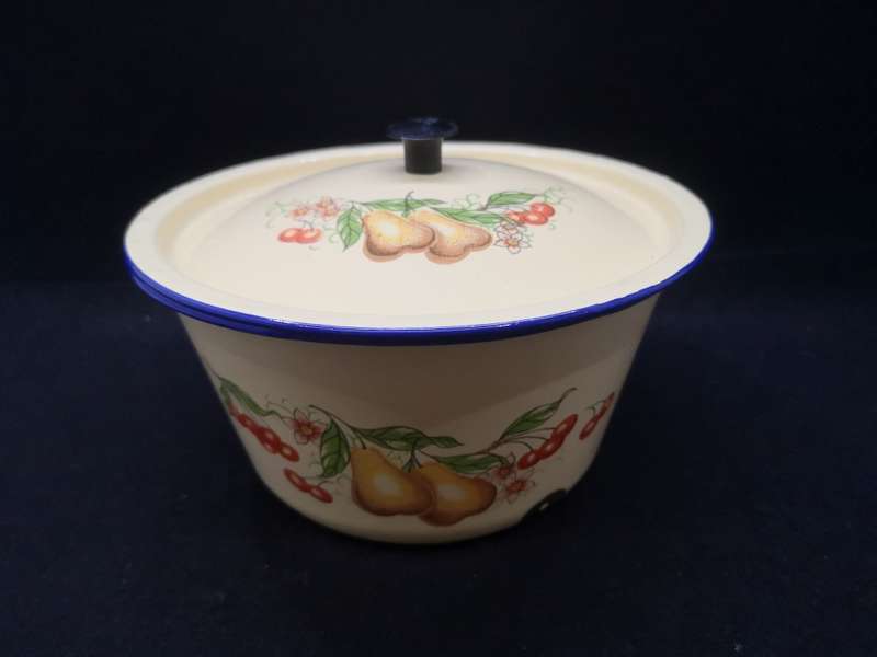 Vintage enamel bowl with lid