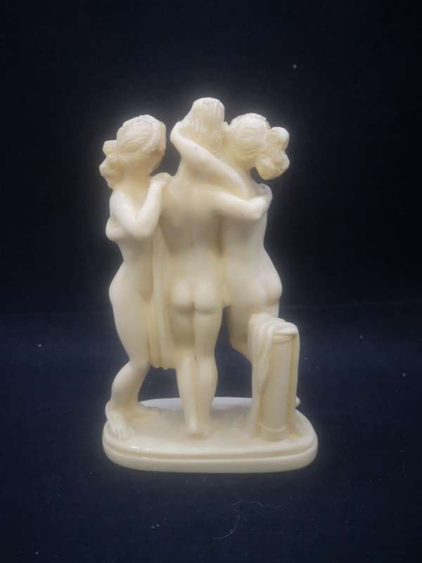 Three Graces Classid Goddess statuette - made in Italy