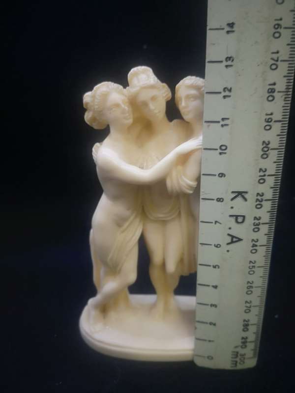 Three Graces Classid Goddess statuette - made in Italy