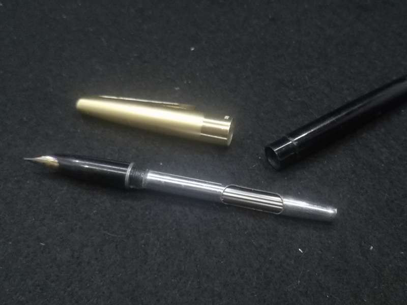 Hifra de-luxe fountain pen