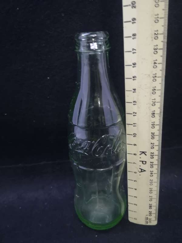 Vintage 250ml Coke bottle