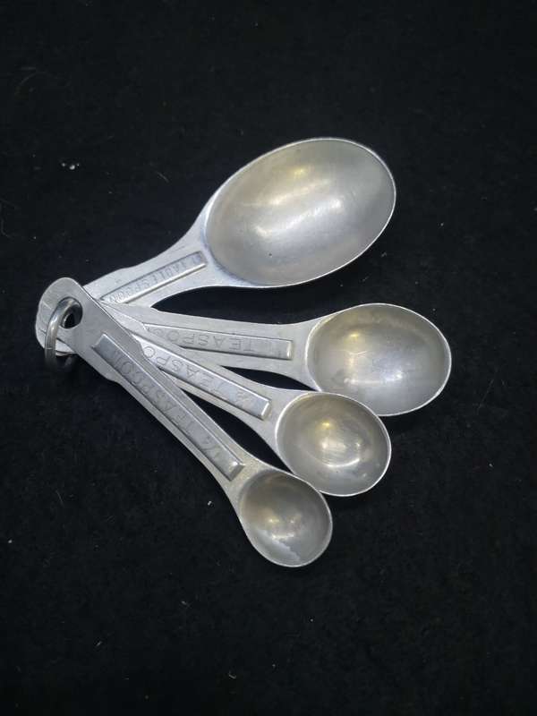Vintage measurement spoons