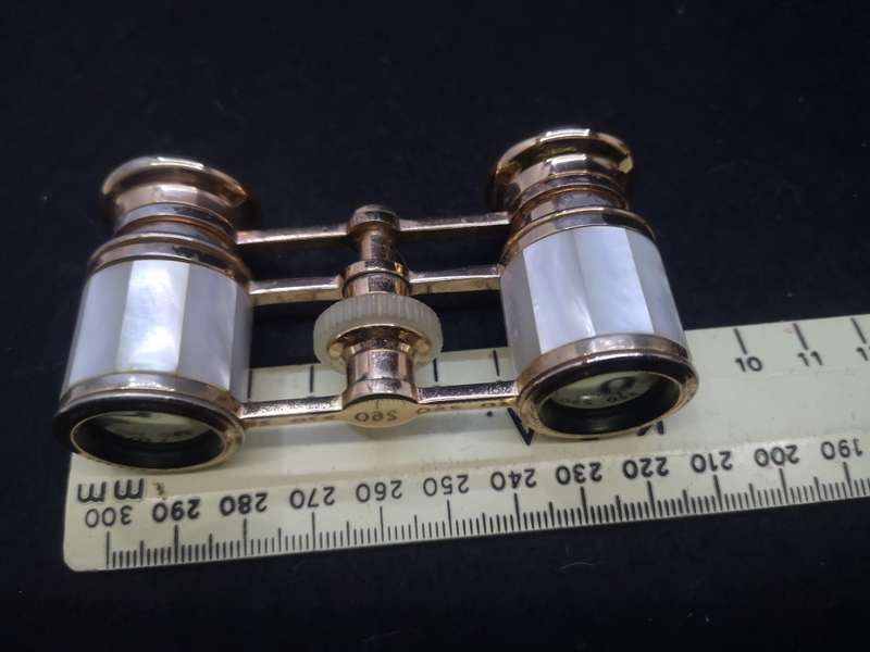 Antique opera binoculars Mother of pearl and brass in carry case