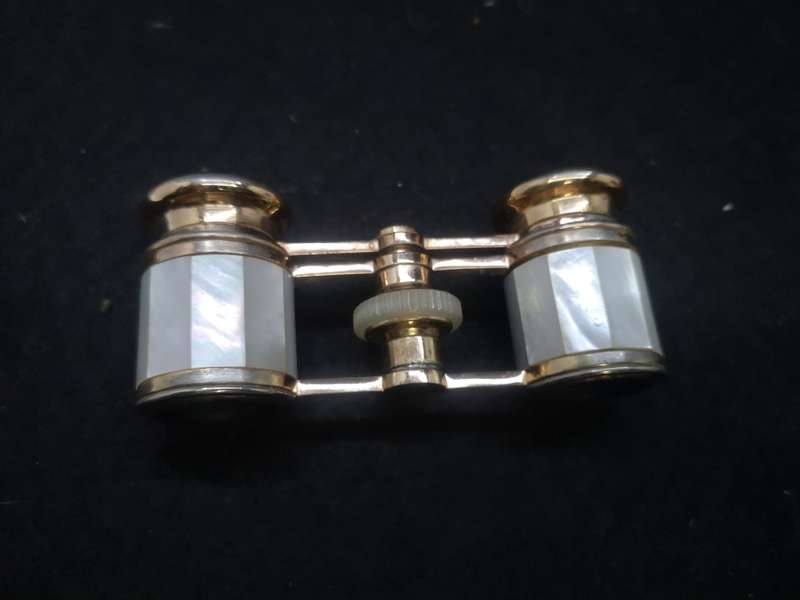 Antique opera binoculars Mother of pearl and brass in carry case