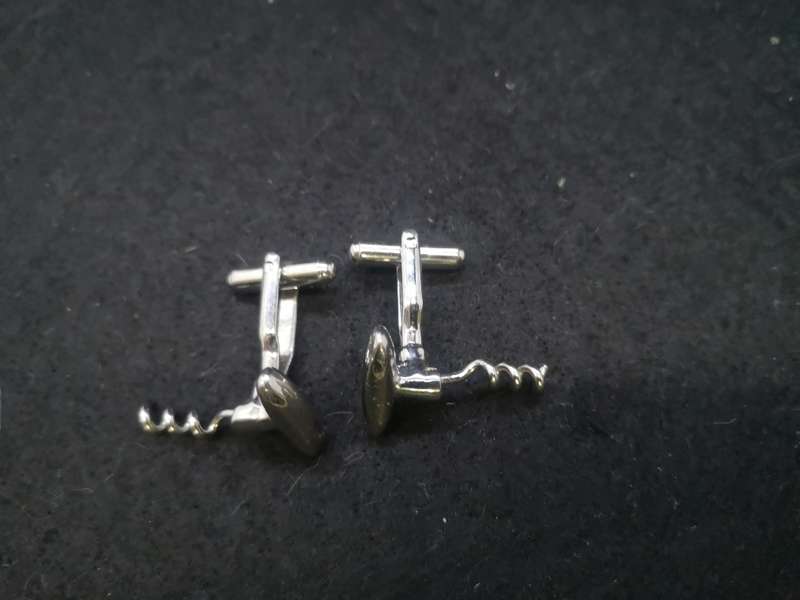 Cork screw cufflinks