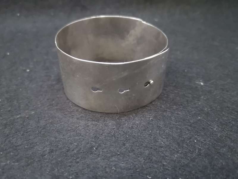 Sterling silver keyhole bangle 30g