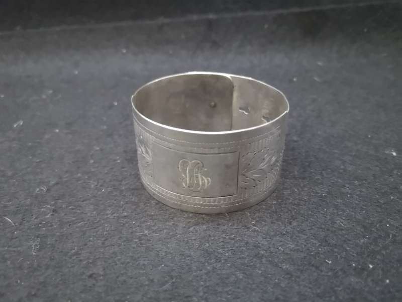 Sterling silver keyhole bangle 30g