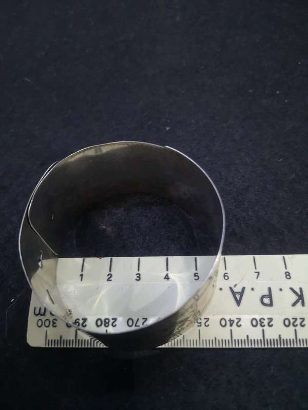 Sterling silver keyhole bangle 30g