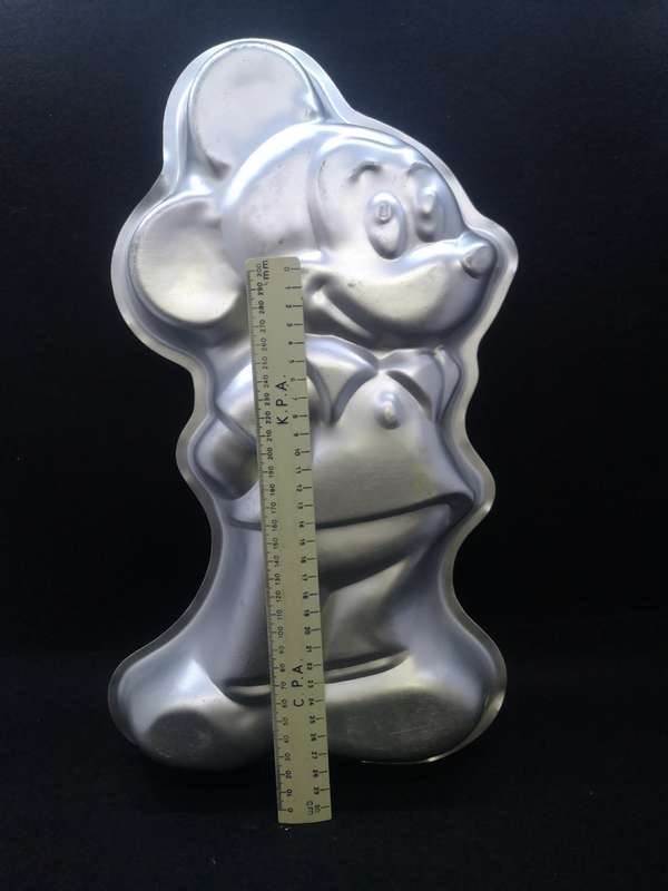 Vintage Wilton 1978 Mickey Mouse cake pan
