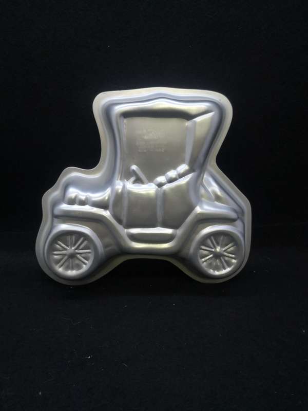 Vintage Wilton 1975 Old car cake pan
