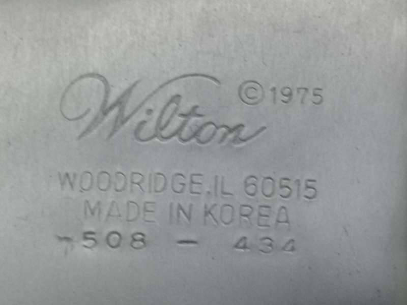 Vintage Wilton 1975 Old car cake pan