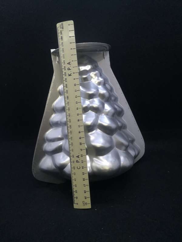 Vintage Wilton 3D 1973 Woodridge Christmas tree cake pan