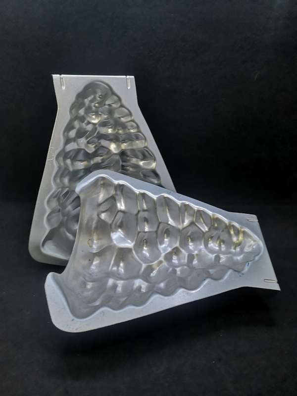 Vintage Wilton 3D 1973 Woodridge Christmas tree cake pan